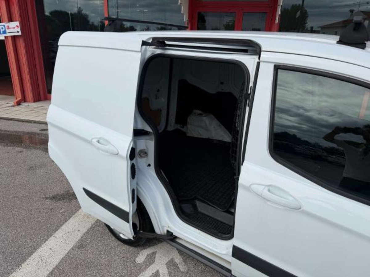 Ford Transit Courier 1.5 TDCi 75CV  Trend (10)
