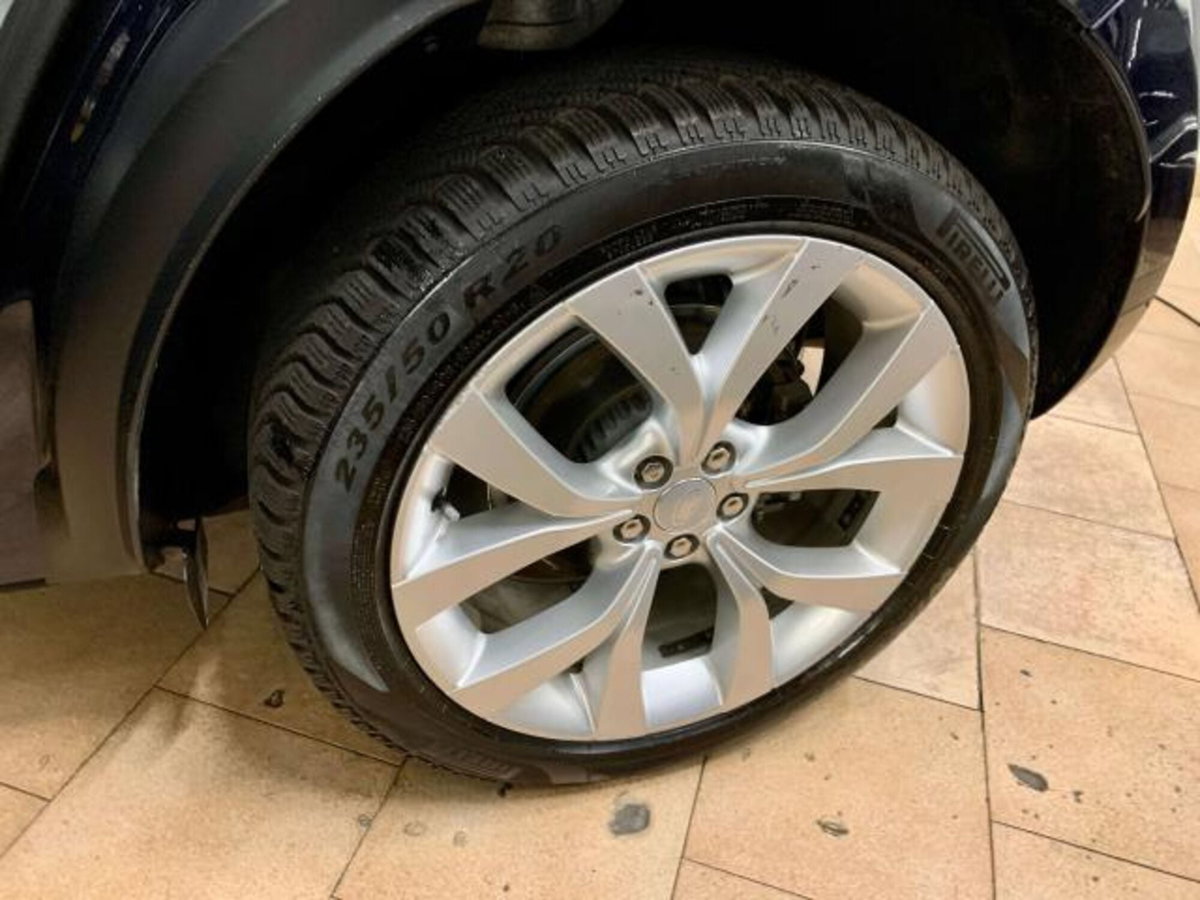 Land Rover Range Rover Evoque 2.0D I4 163CV AWD Auto R-Dynamic SE (9)