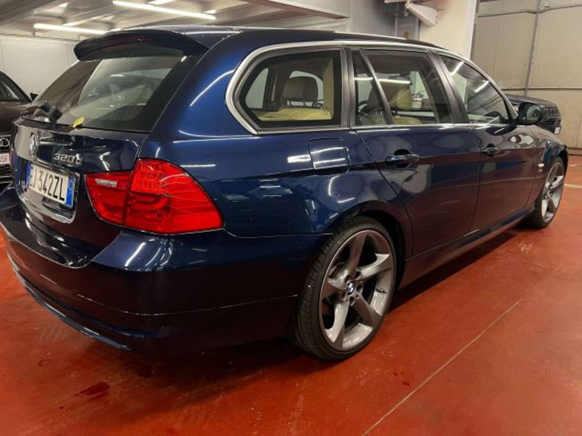 BMW Serie 3 Touring 320d xDrive (2)