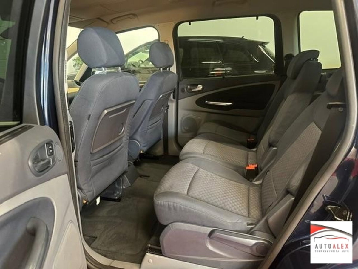 Ford Galaxy 2.0 TDCi 115 CV DPF Titanium (9)