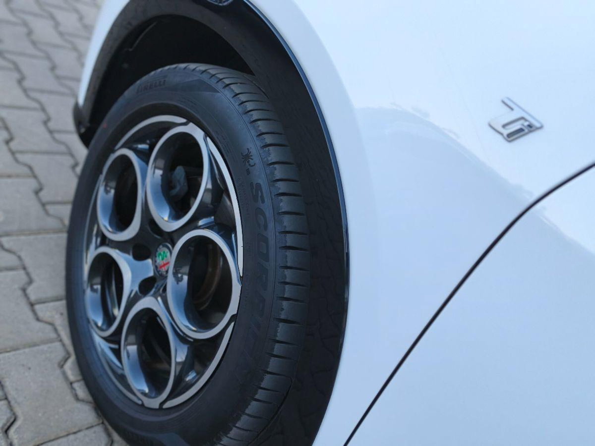 Alfa Romeo Tonale 1.6 Veloce 130cv tct6 (10)
