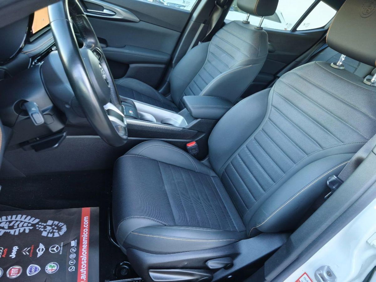 Alfa Romeo Tonale 1.6 Veloce 130cv tct6 (12)