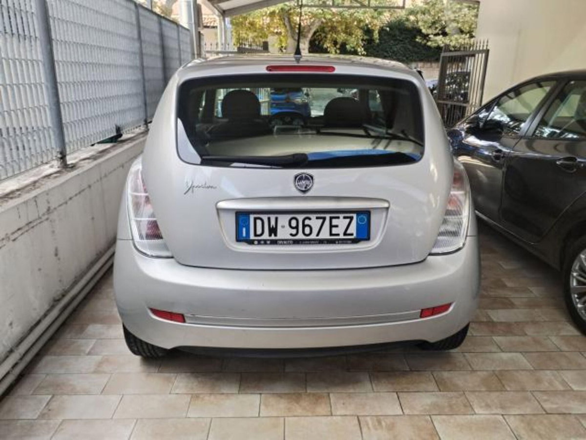 Lancia Ypsilon 1.2 New Oro (4)