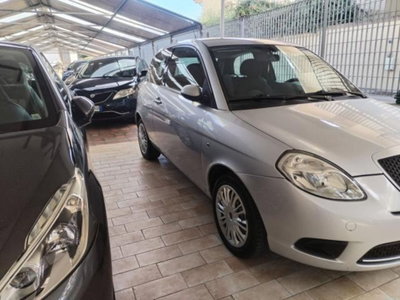 Lancia Ypsilon 1.2 New Oro (6)