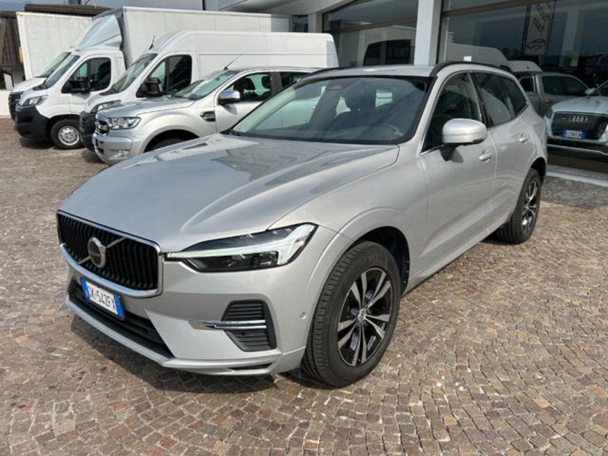 Volvo XC60 B4 (d) AWD automatico Core N1 (2)