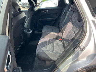 Volvo XC60 B4 (d) AWD automatico Core N1 (7)