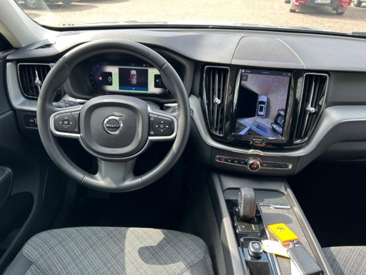 Volvo XC60 B4 (d) AWD automatico Core N1 (8)