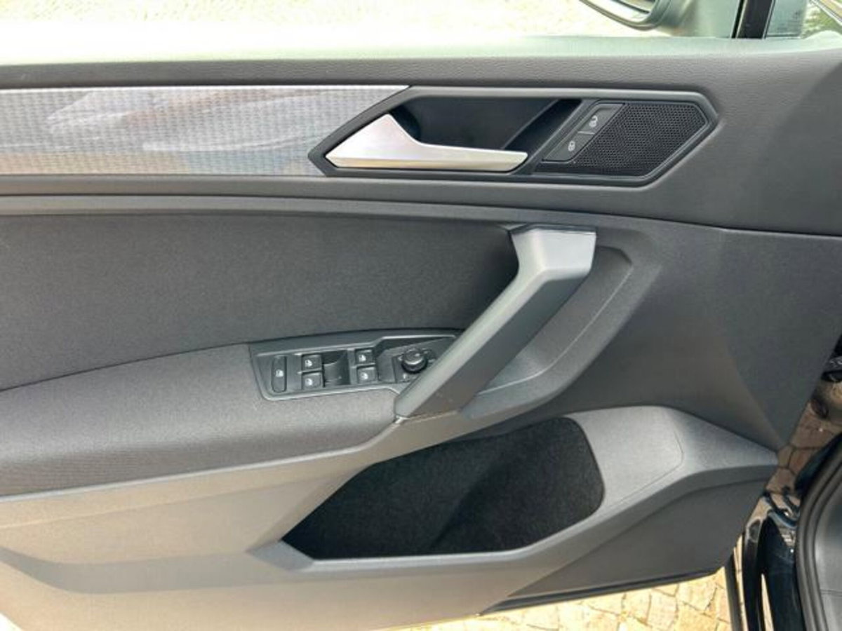 Volkswagen Tiguan 2.0 TDI 150 CV SCR DSG 4MOTION Life (9)