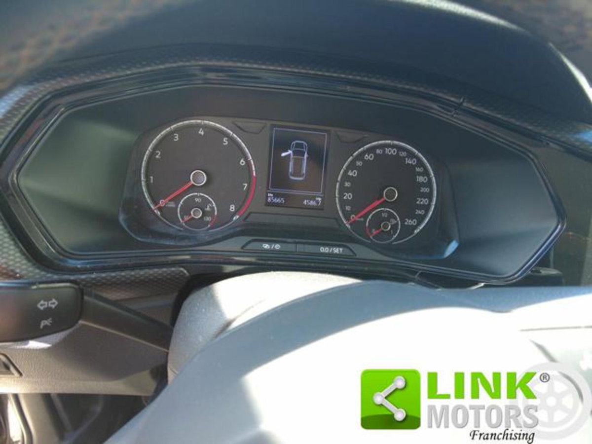 Volkswagen T-Cross 1.0 TSI 110 CV DSG Style (11)