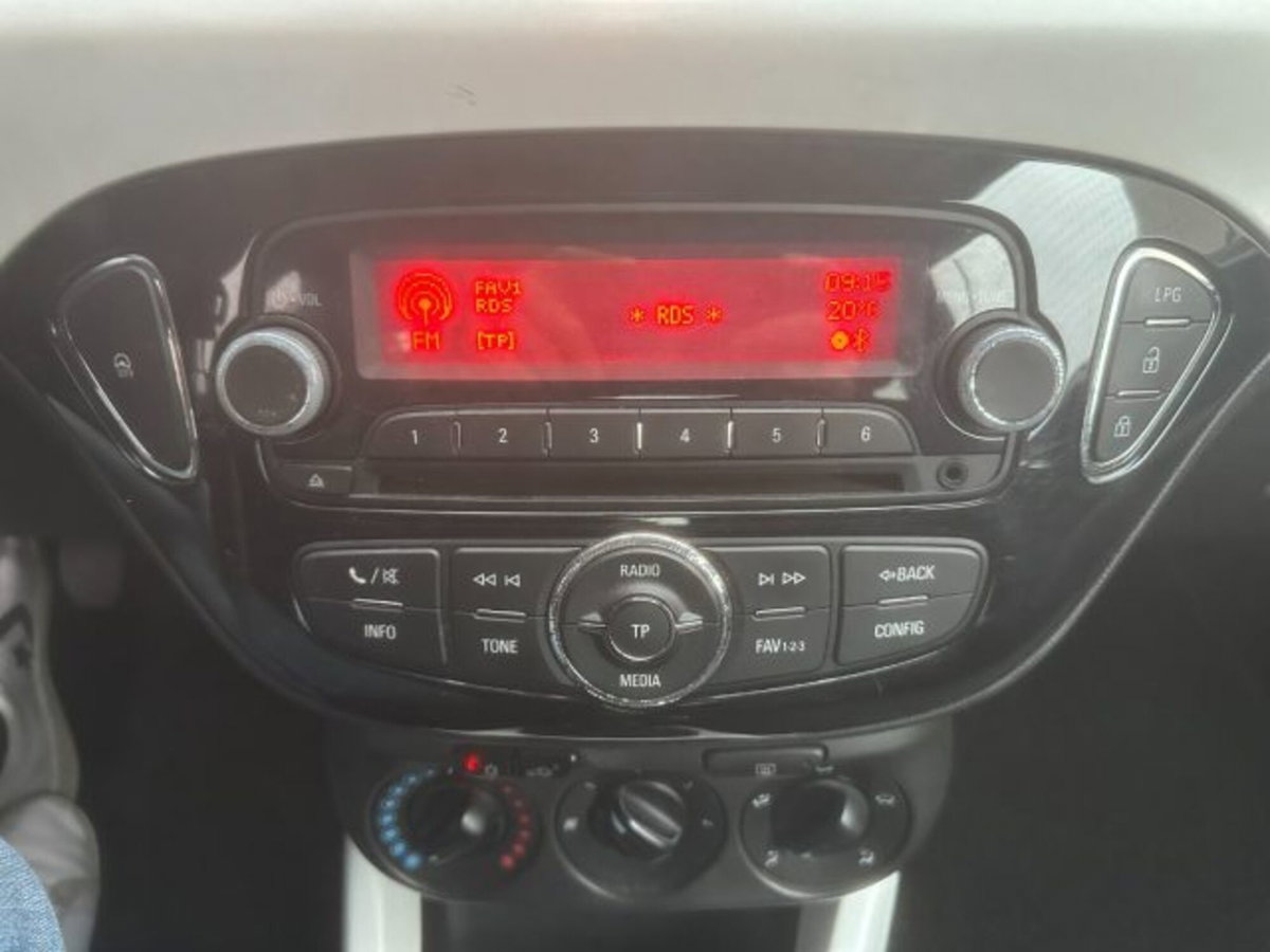 Opel Adam 1.4 87 CV GPL Tech Jam (11)