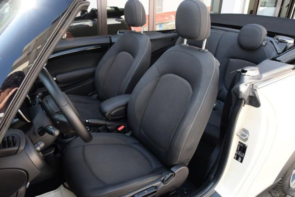 MINI Mini Cabrio 1.5 One Cabrio (11)