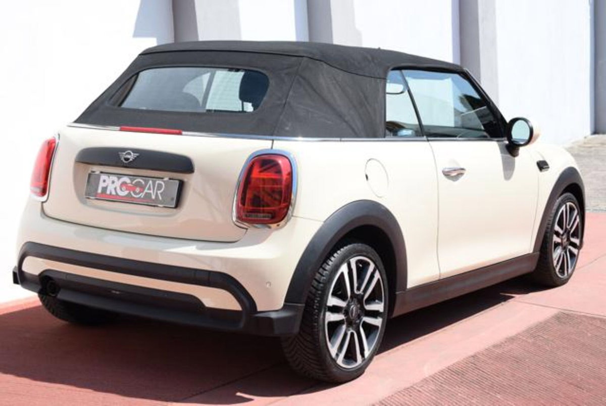 MINI Mini Cabrio 1.5 One Cabrio (15)