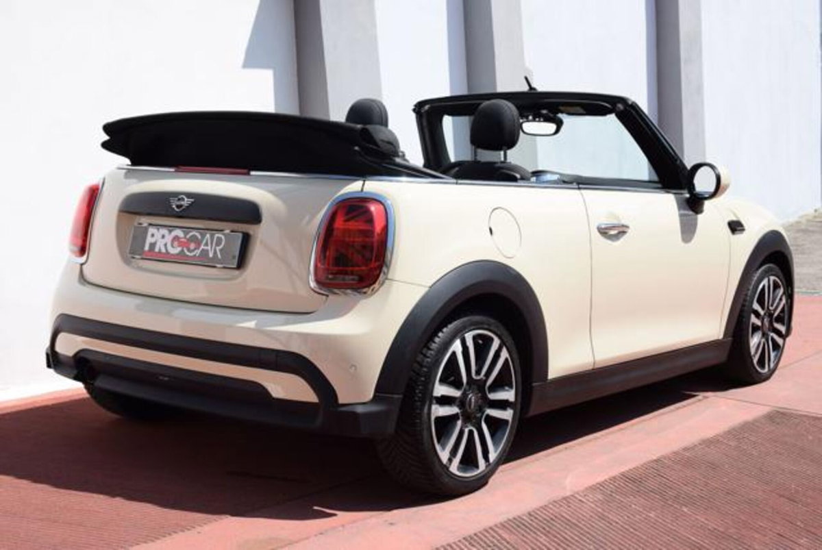 MINI Mini Cabrio 1.5 One Cabrio (2)