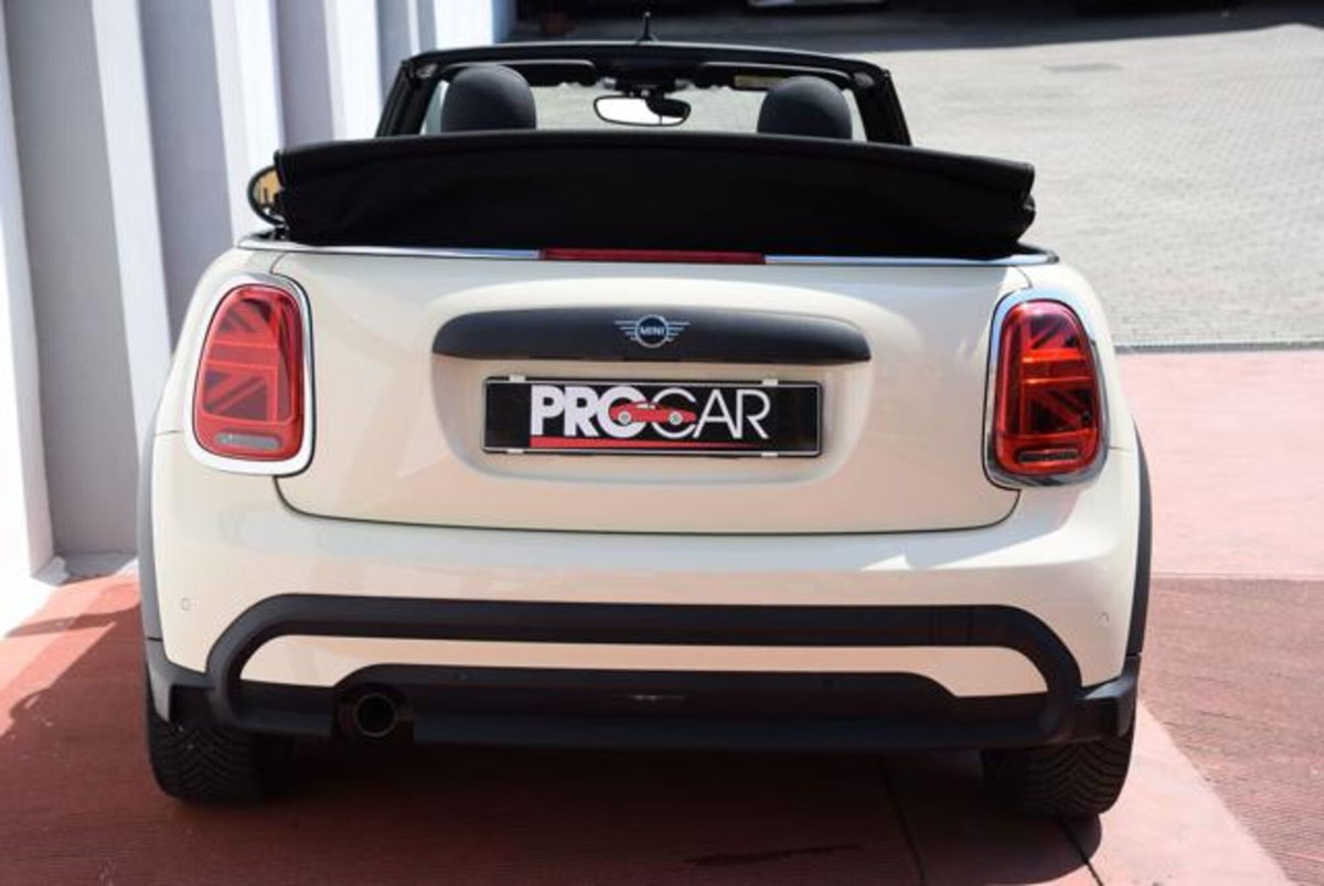 MINI Mini Cabrio 1.5 One Cabrio (3)