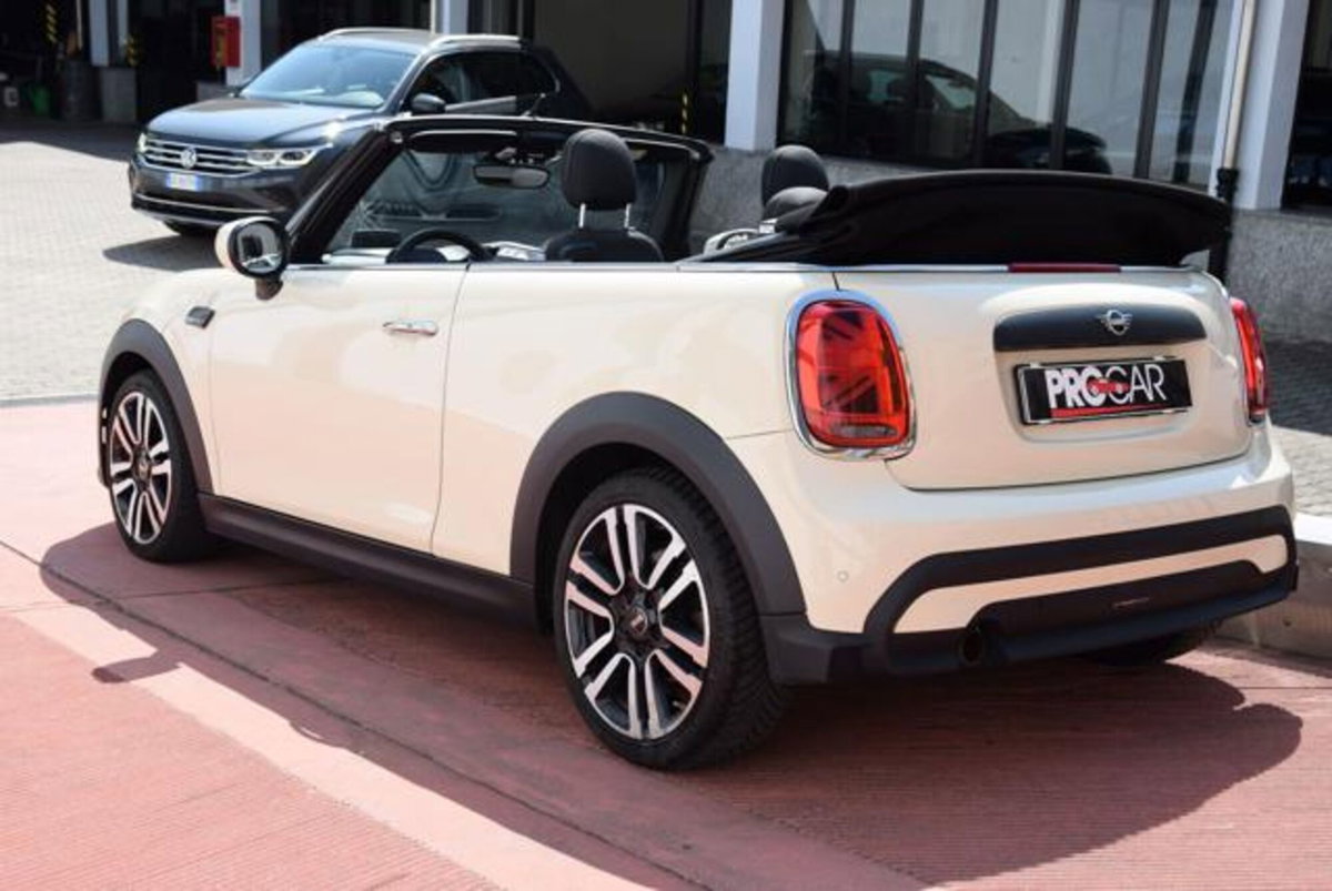 MINI Mini Cabrio 1.5 One Cabrio (4)