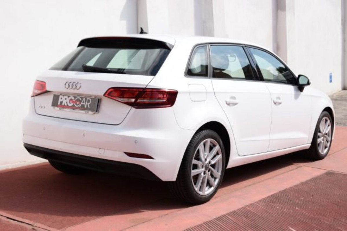 Audi A3 Sportback 30 g-tron S tronic Sport (2)