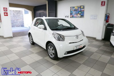 Toyota iQ 1.0 CVT Lounge usata