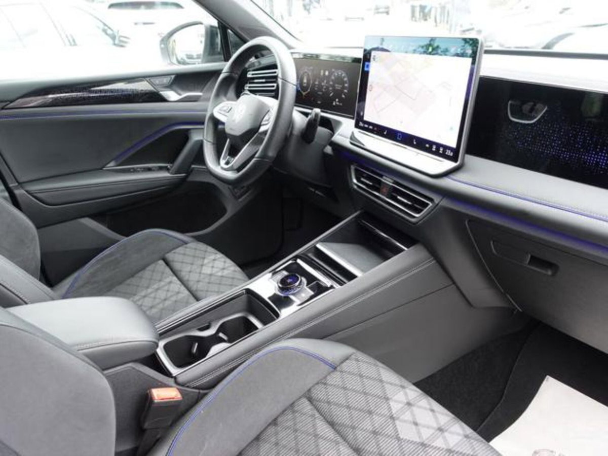 Volkswagen Tiguan 2.0 tdi R-Line 4motion 193cv dsg (10)