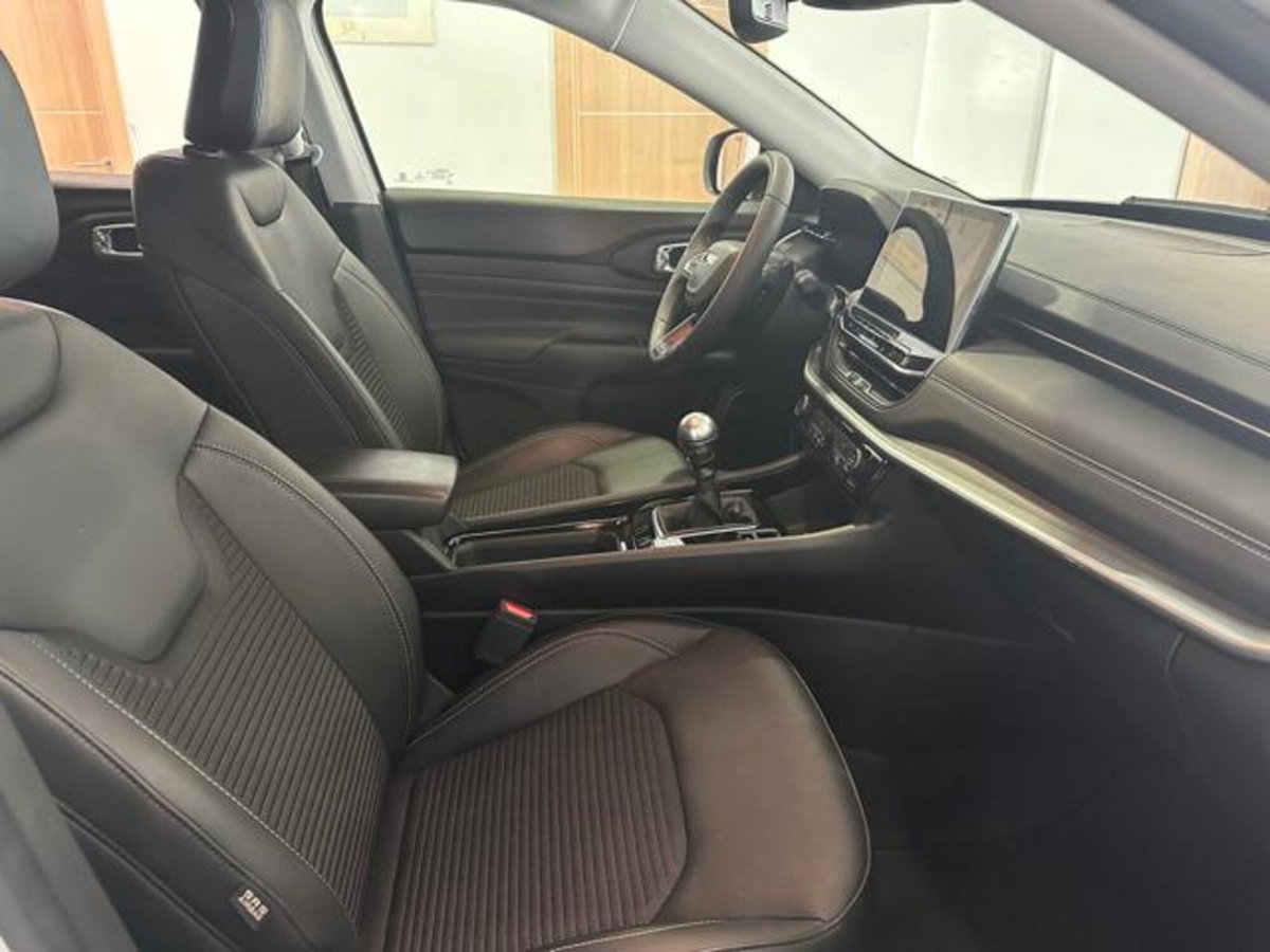 Jeep Compass 1.6 Multijet II 2WD Limited (8)