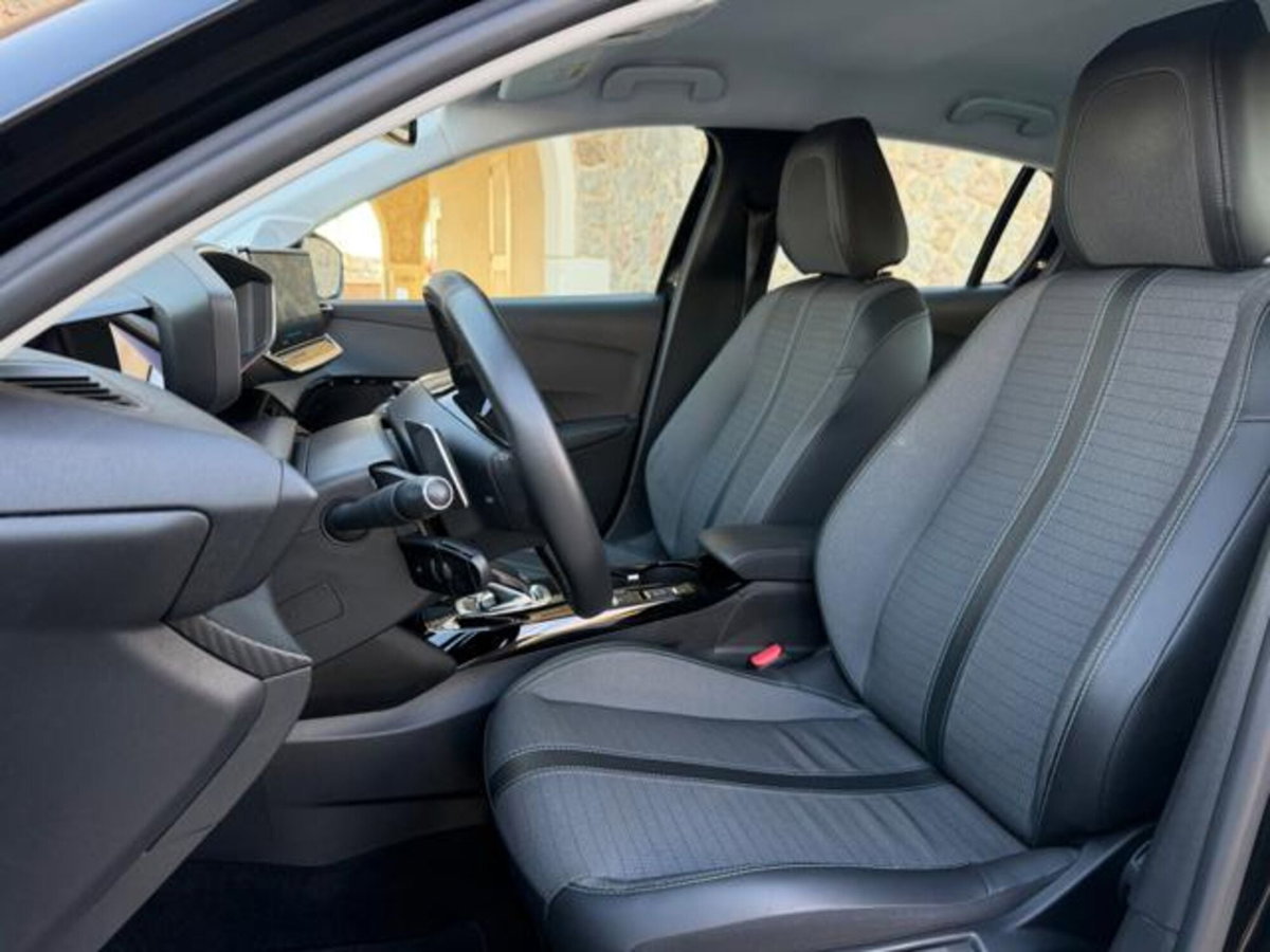 Peugeot 208 1.2 puretech Active s&s 100cv (10)