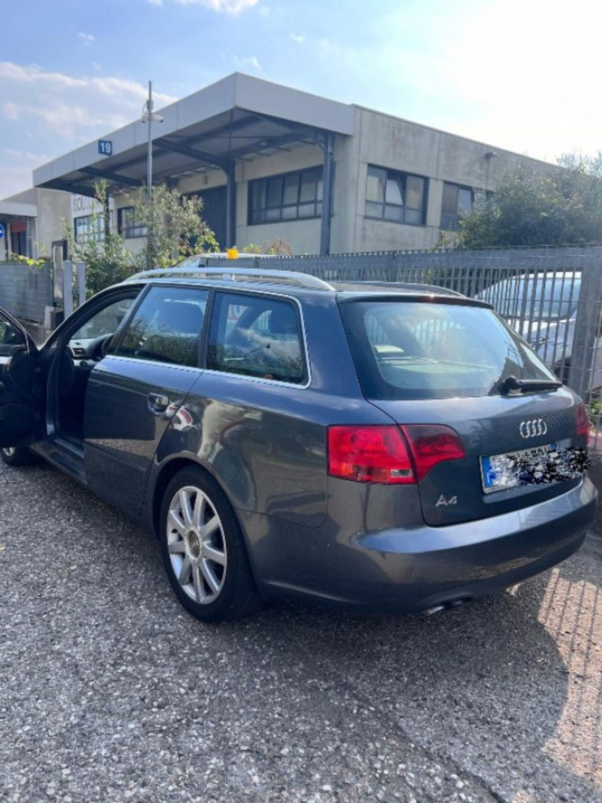 Audi A4 Avant 2.0 16V TDI multitronic Sport (5)