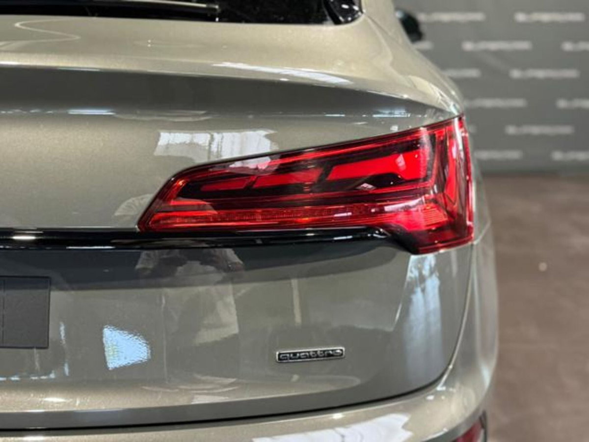 Audi Q5 Sportback 40 2.0 tdi mhev 12V Identity Black quattro s-tronic (6)