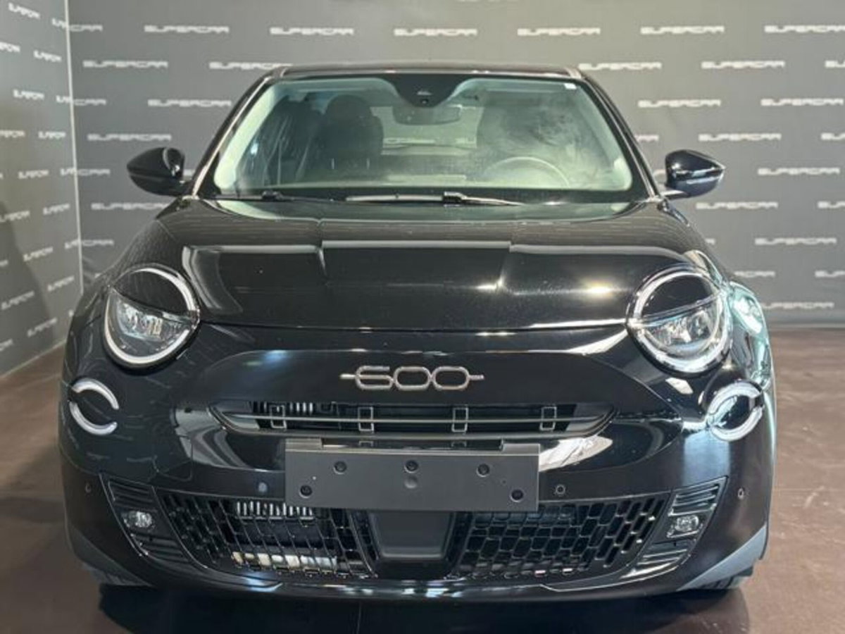 Fiat 600 1.2 hybrid Pop 145cv auto (2)