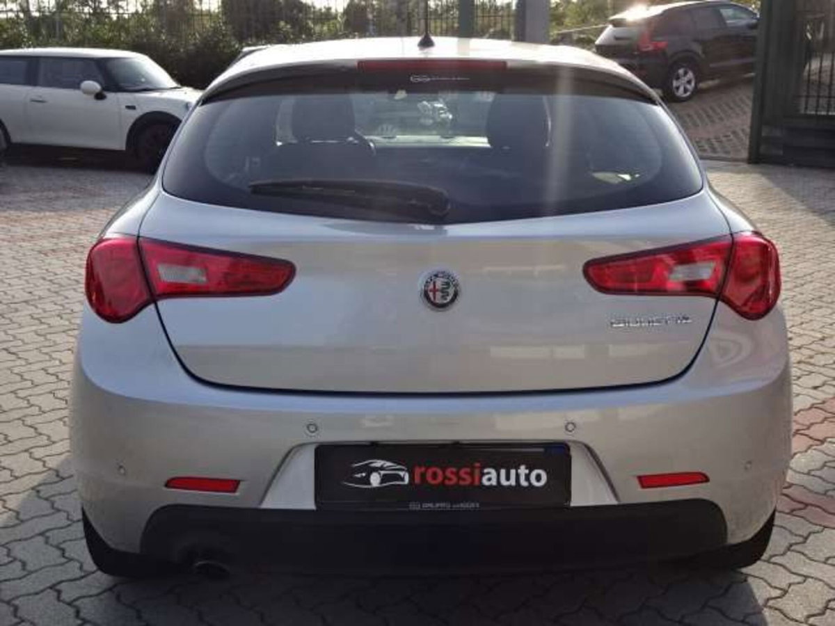 Alfa Romeo Giulietta 1.4 Turbo Super 120cv (5)