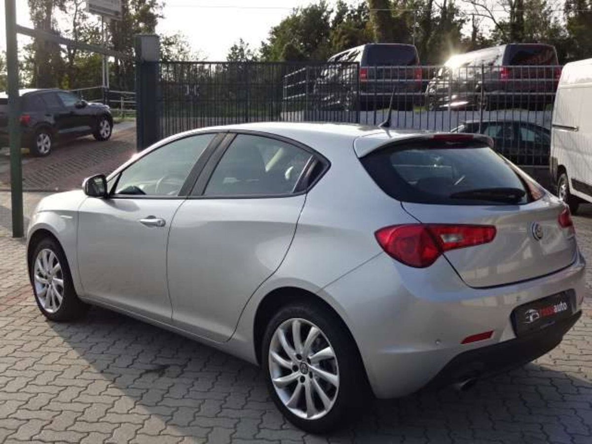 Alfa Romeo Giulietta 1.4 Turbo Super 120cv (6)