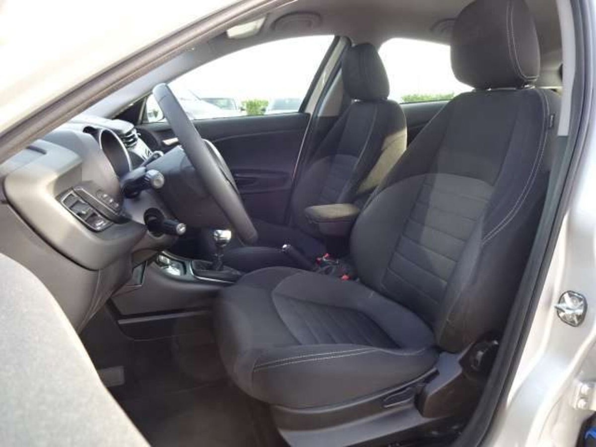 Alfa Romeo Giulietta 1.4 Turbo Super 120cv (9)