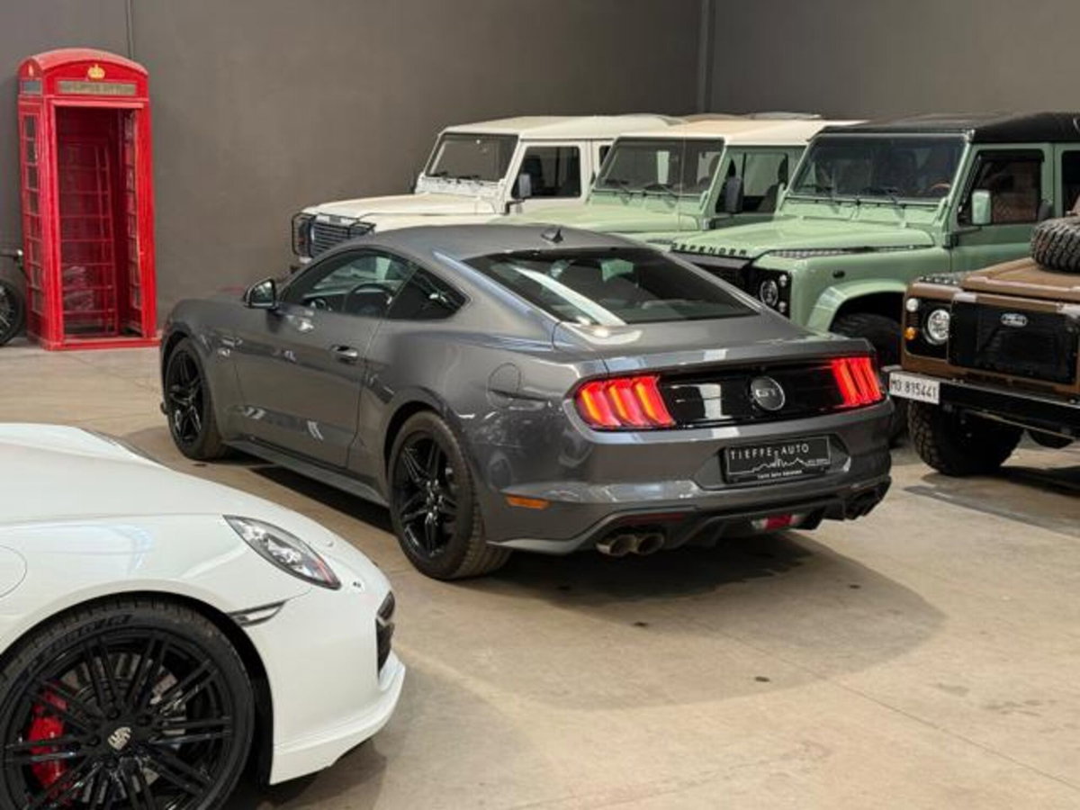 Ford Mustang Coupé Fastback 5.0 V8 aut. GT (6)