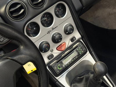 Alfa Romeo Spider 2.0i 16V Twin Spark cat L (12)