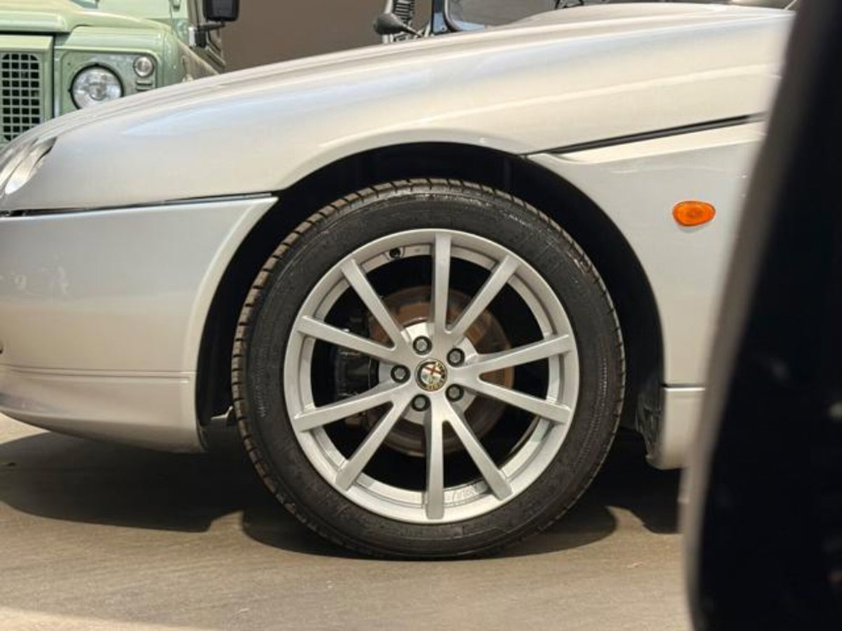 Alfa Romeo Spider 2.0i 16V Twin Spark cat L (7)