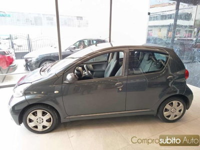 Toyota Aygo 1.0 12V VVT-i 5 porte (4)
