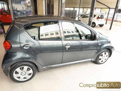 Toyota Aygo 1.0 12V VVT-i 5 porte (7)