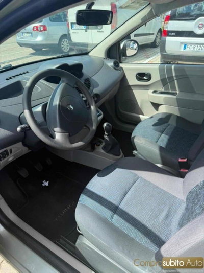 Renault Twingo 1.2 8V Dynamique (6)