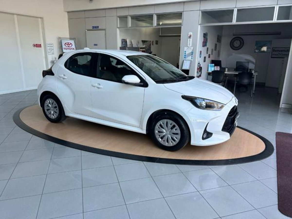 Toyota Yaris Cross 1.5 Hybrid 5p. E-CVT Active (3)
