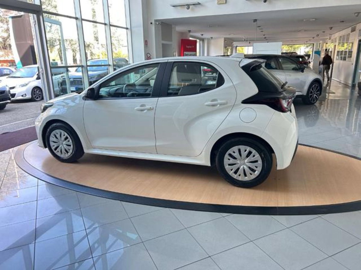 Toyota Yaris Cross 1.5 Hybrid 5p. E-CVT Active (4)