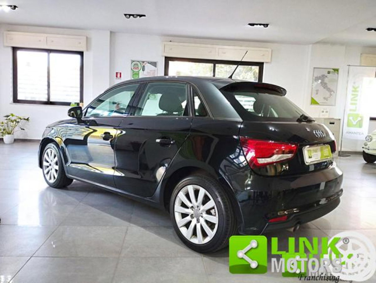 Audi A1 Sportback 1.6 TDI 116 CV Admired (6)