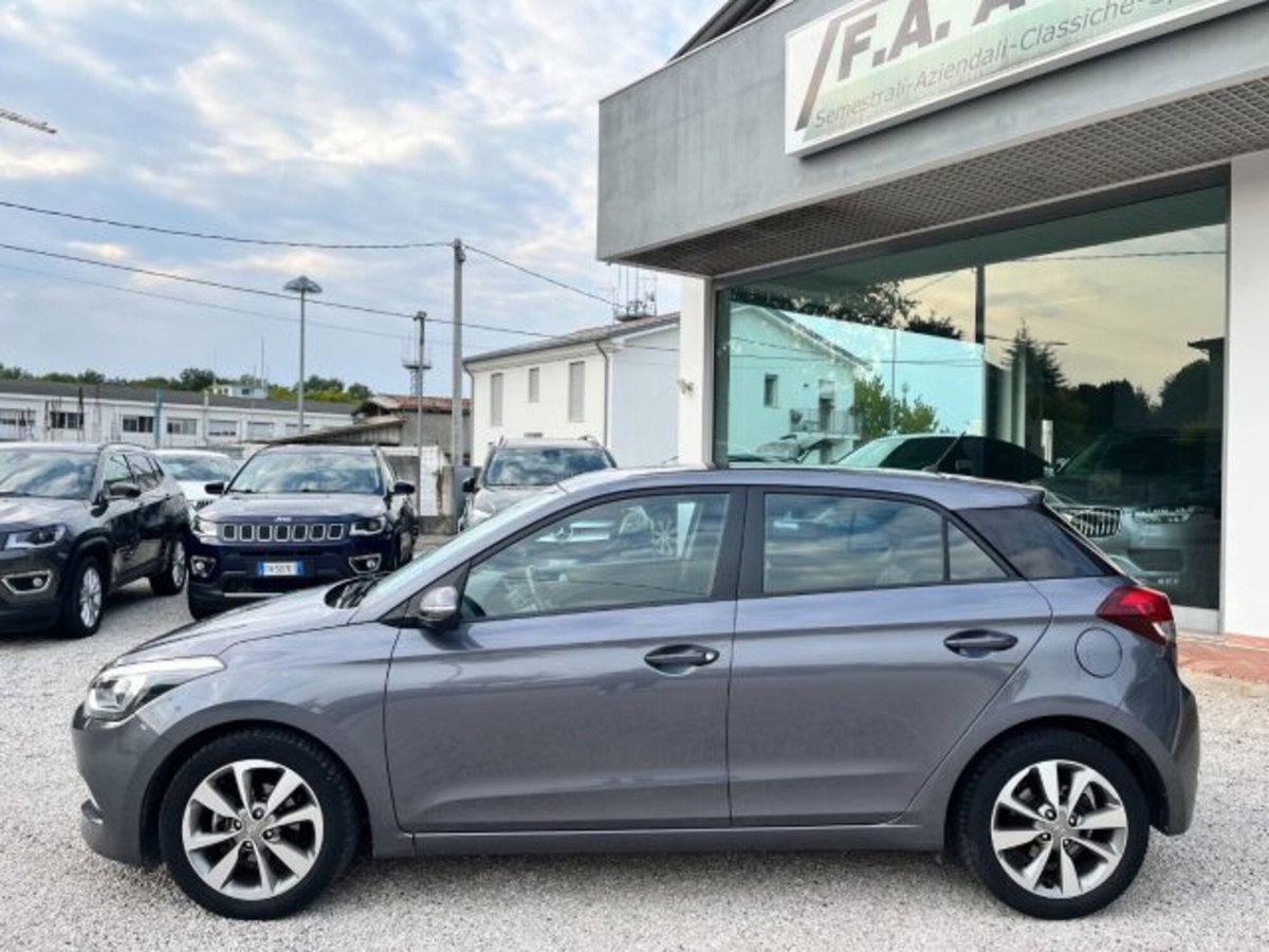 Hyundai i20 1.2 84 CV 5 porte Comfort (10)