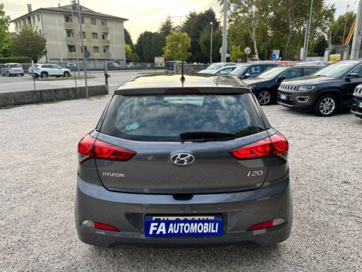 Hyundai i20 1.2 84 CV 5 porte Comfort (15)