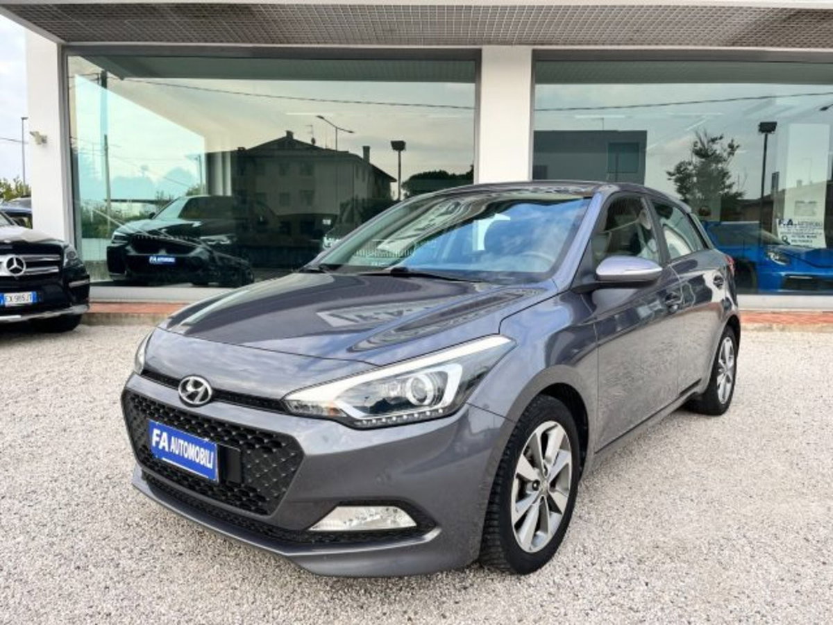 Hyundai i20 1.2 84 CV 5 porte Comfort (2)