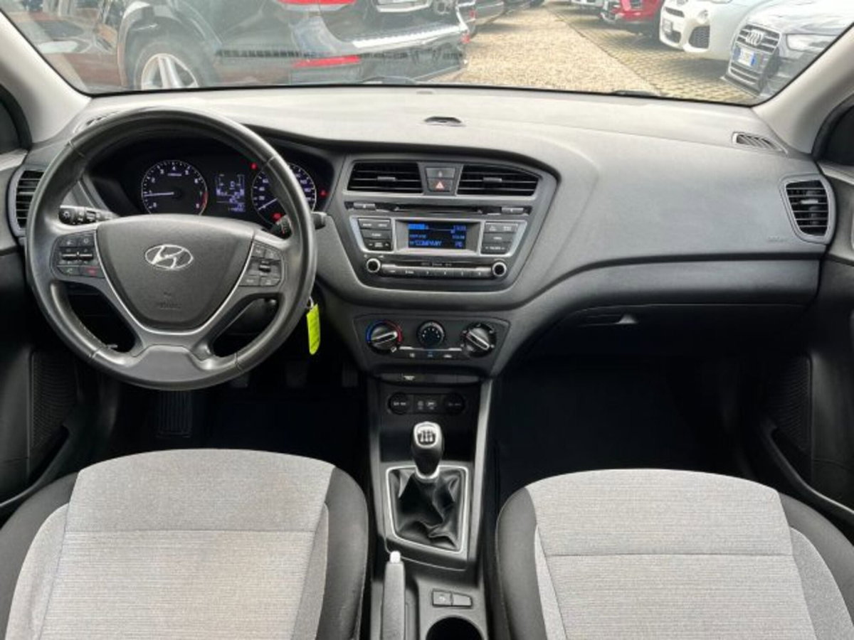 Hyundai i20 1.2 84 CV 5 porte Comfort (6)