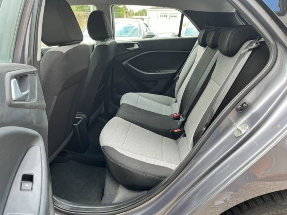 Hyundai i20 1.2 84 CV 5 porte Comfort (9)