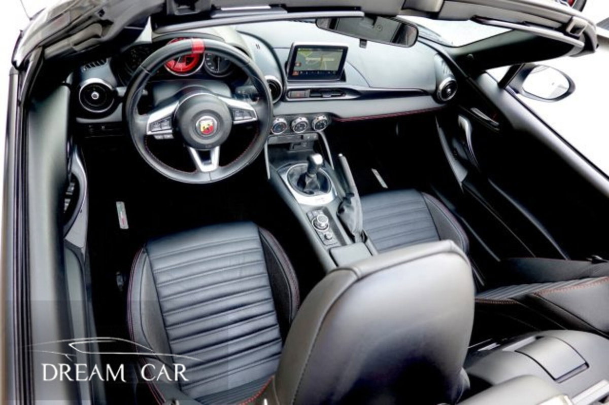 Abarth 124 Spider 1.4 Turbo MultiAir 170 CV (8)