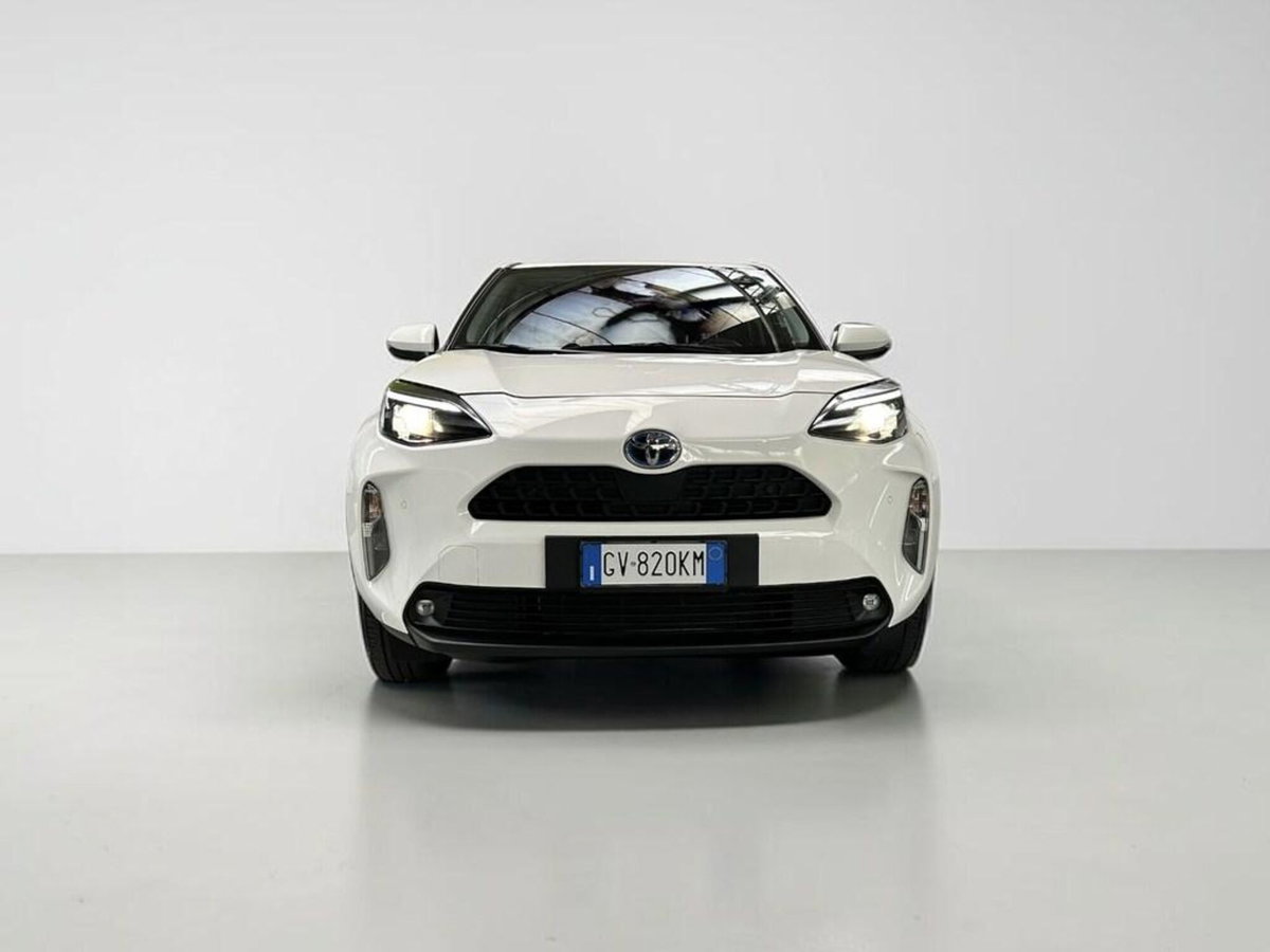 Toyota Yaris Cross 1.5h GR Sport Black Sky fwd 116cv e-cvt (2)