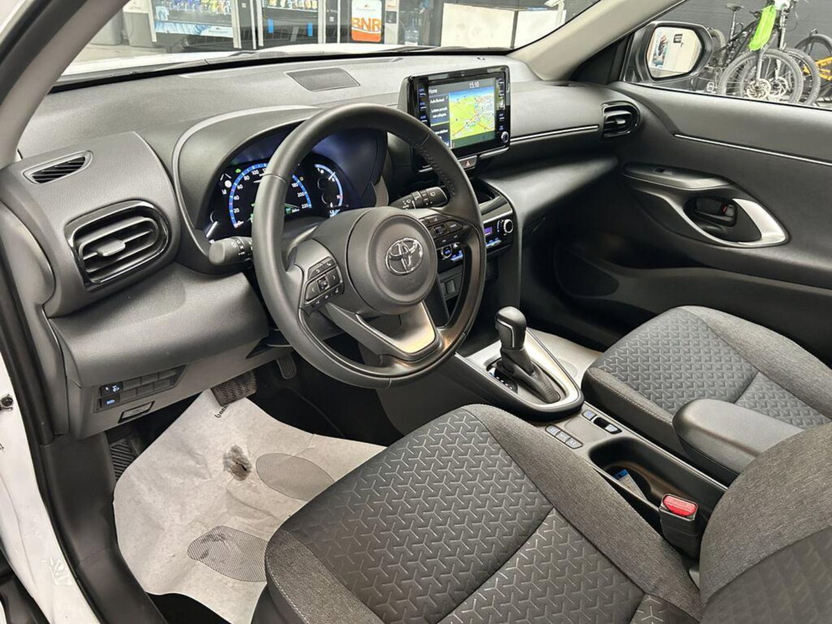 Toyota Yaris Cross 1.5h GR Sport Black Sky fwd 116cv e-cvt (7)