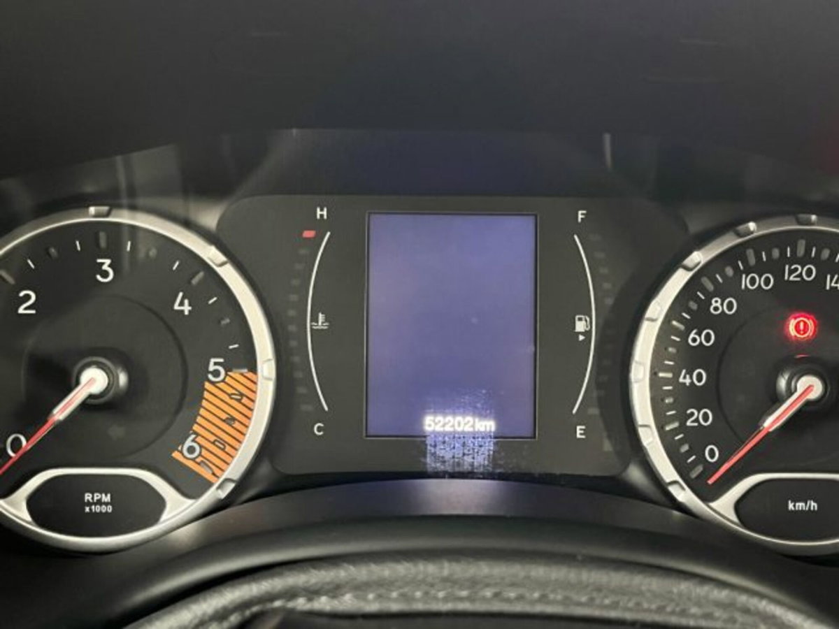 Jeep Renegade 1.6 Mjt DDCT 120 CV Longitude (16)