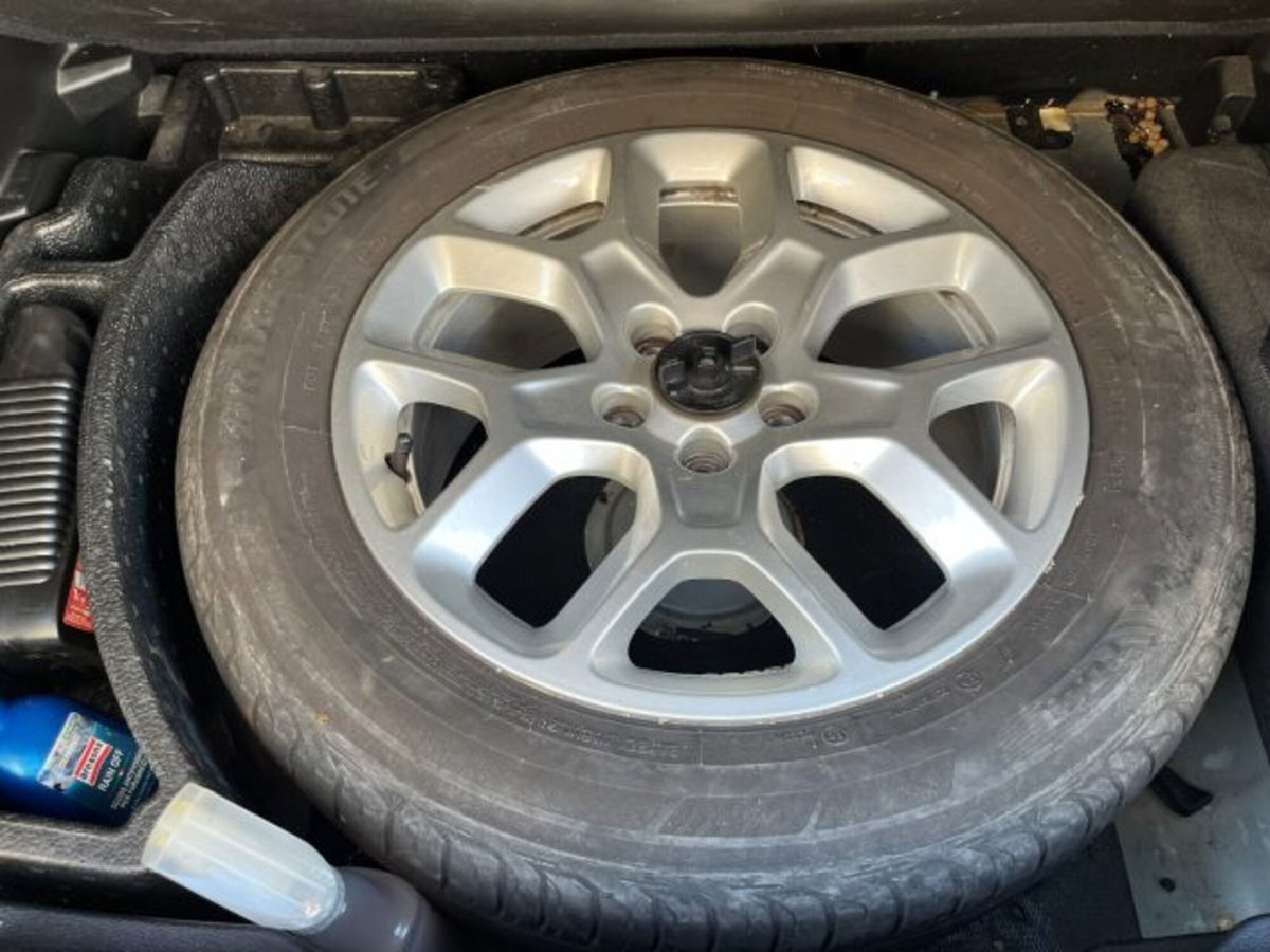 Jeep Renegade 1.6 Mjt 120 CV Limited (7)