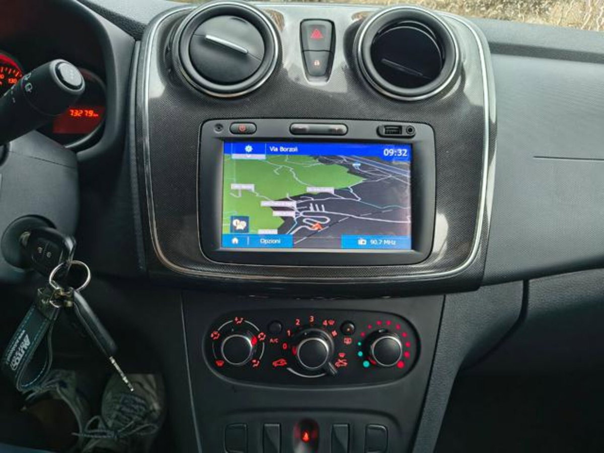 Dacia Sandero 1.0 SCe 12V 75CV Lauréate (12)